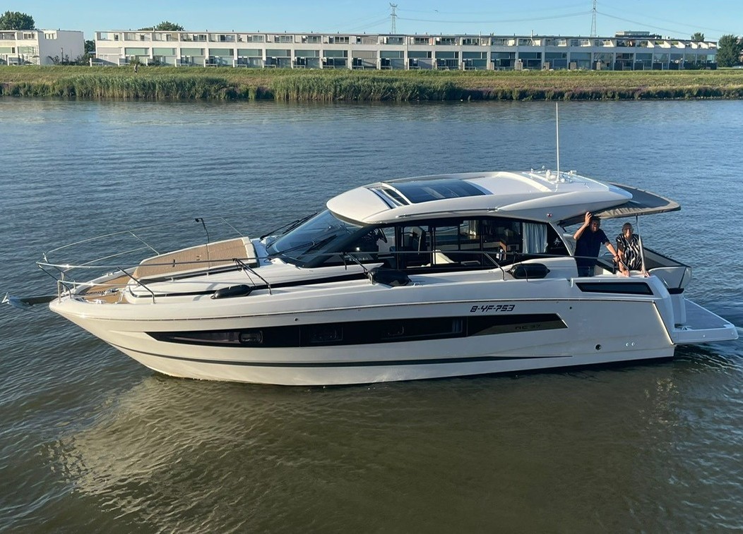 JEANNEAU  NC37 met slechts 87 uur! Te koop