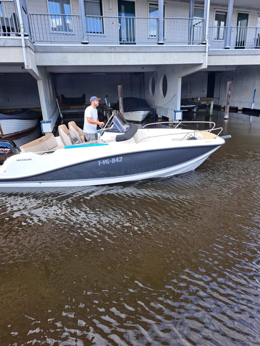 Quicksilver 605 open Te koop