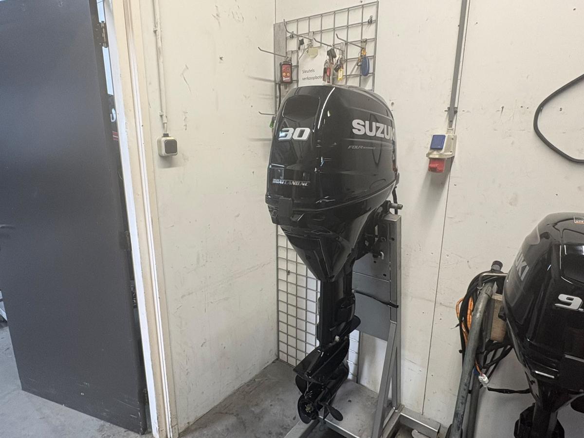 Suzuki DF30ARL EFI Te koop
