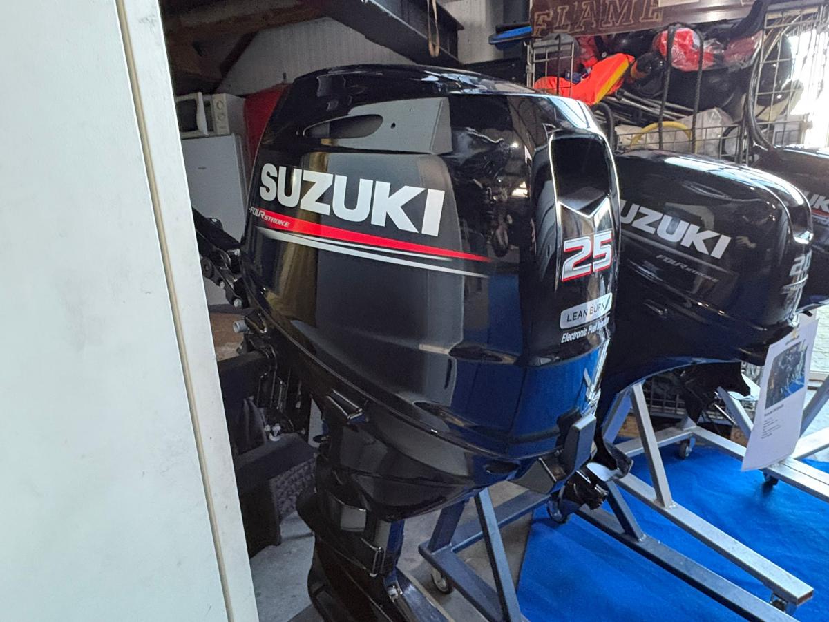 Suzuki DF25AES Te koop