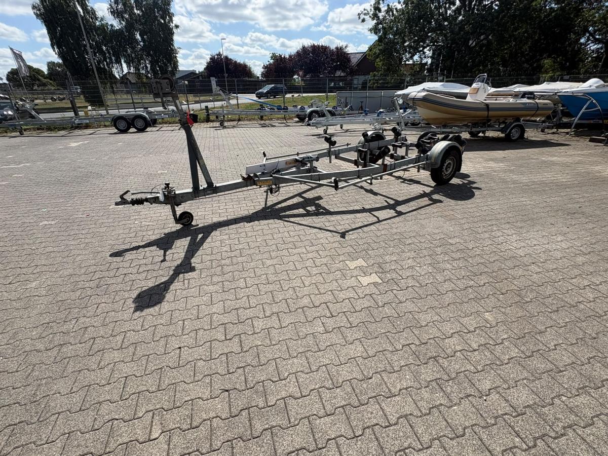 Kalf 1350KG trailer Te koop