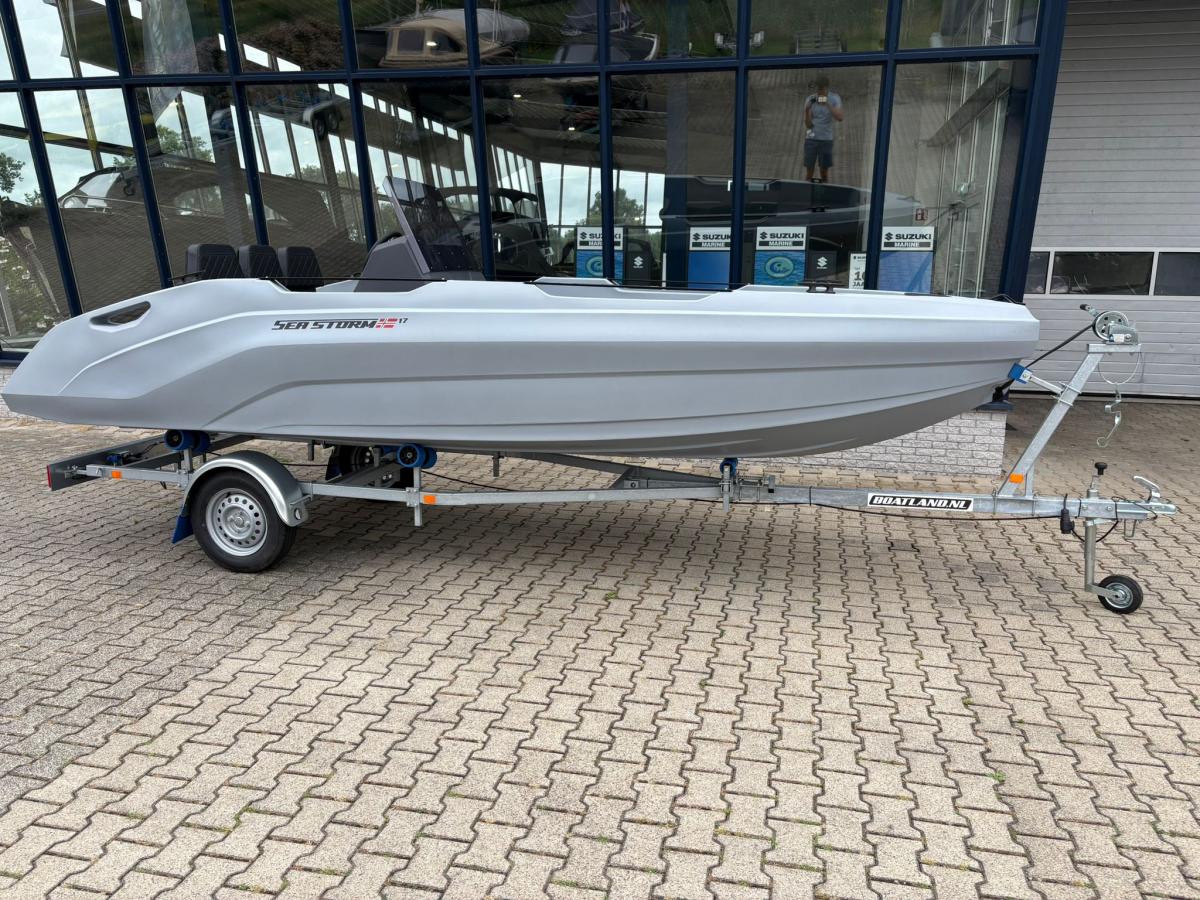 SEASTORM 17 Te koop